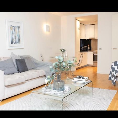 London Luxury 1 Bedroom Apartment Minutes Walk From Canary Wharf Exterior foto
